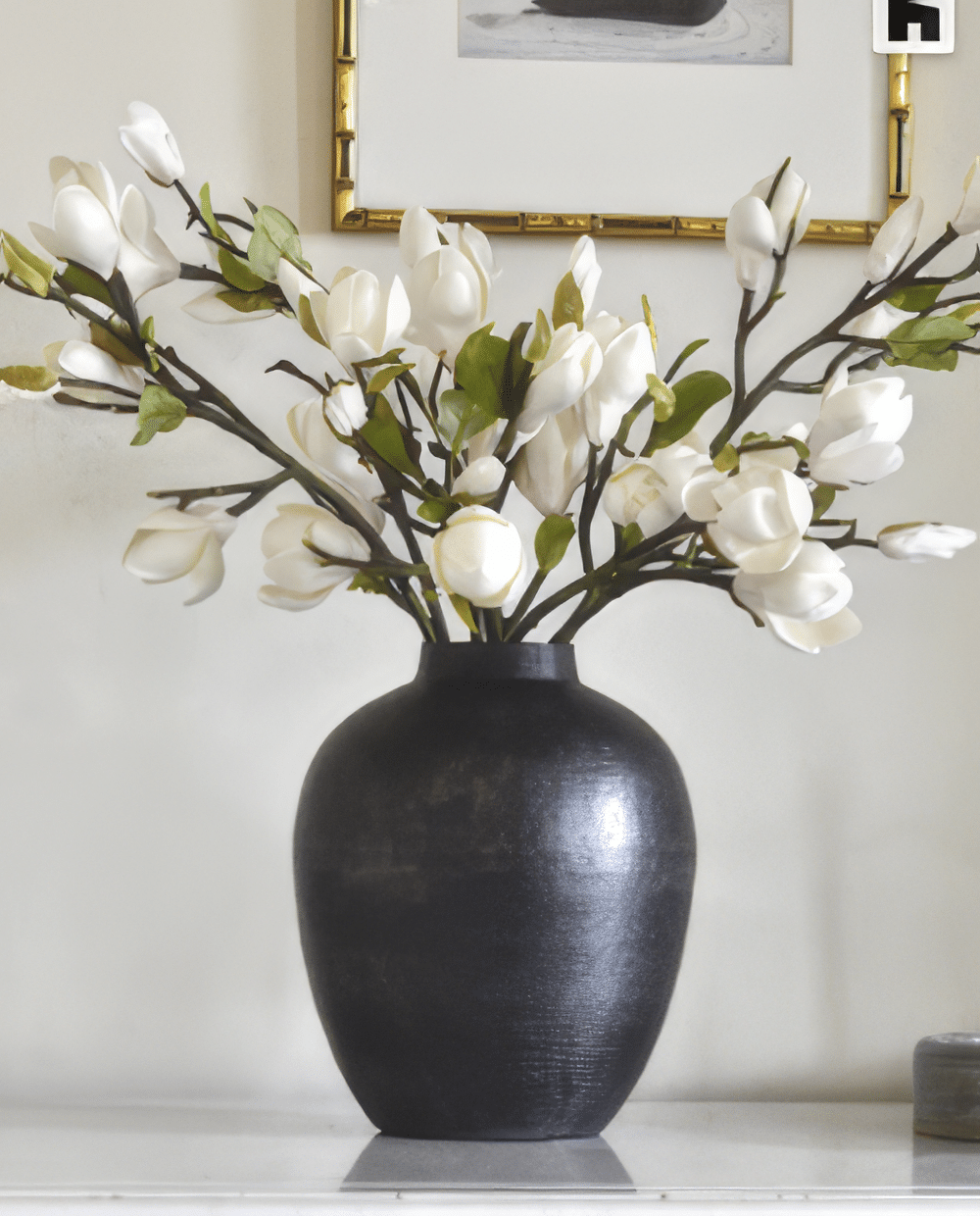 Family-room-floral_173651 Modern classic decorative vase and floral arrangement curated by Peacock & Owl